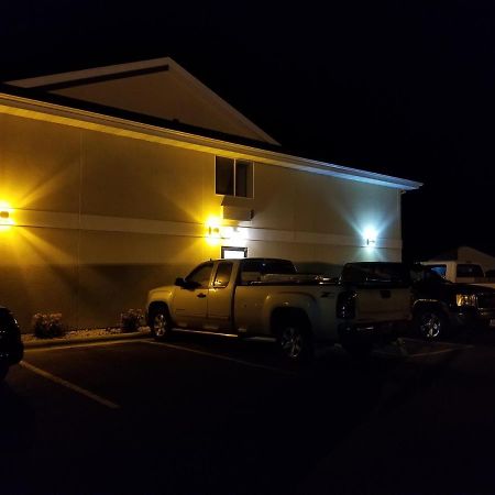 Bilmar Inn & Suites Dell Rapids ภายนอก รูปภาพ