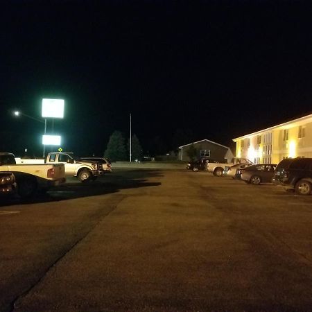 Bilmar Inn & Suites Dell Rapids ภายนอก รูปภาพ