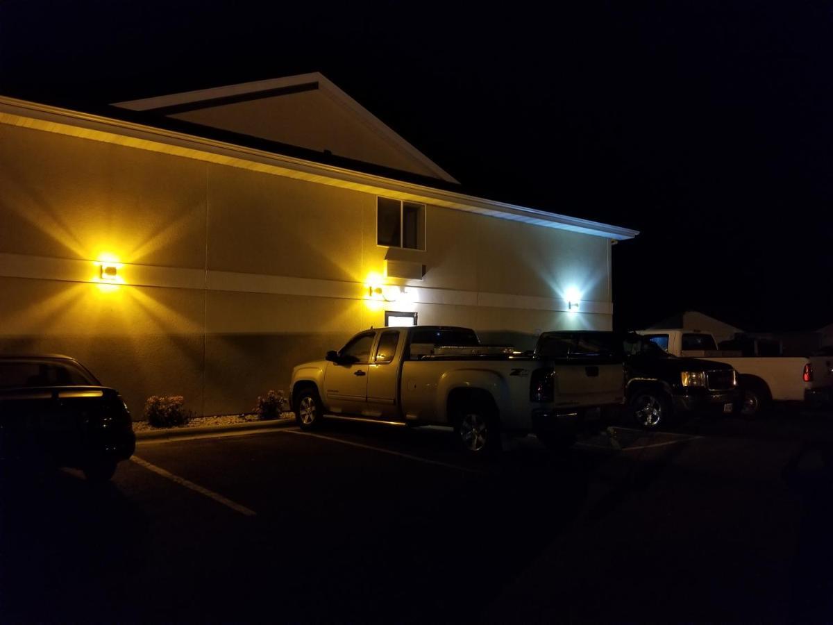 Bilmar Inn & Suites Dell Rapids ภายนอก รูปภาพ