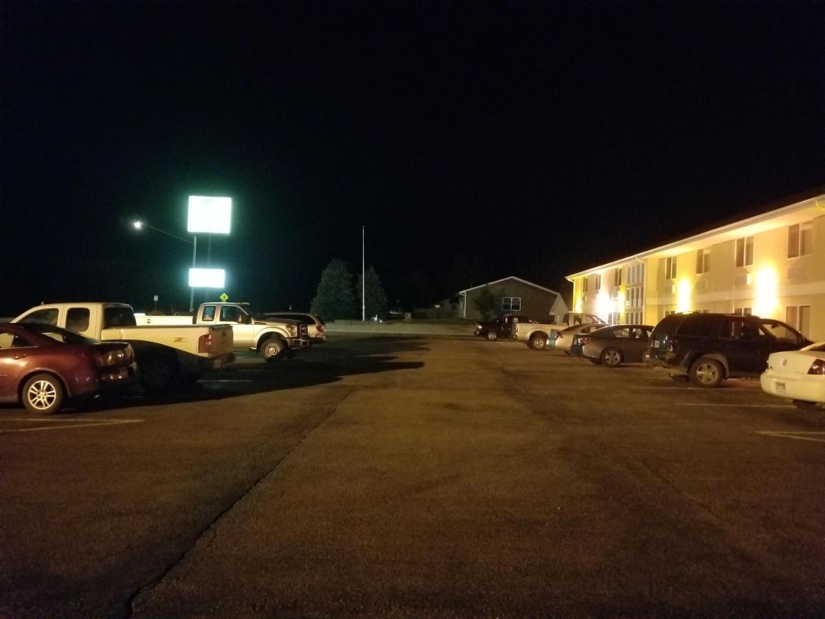 Bilmar Inn & Suites Dell Rapids ภายนอก รูปภาพ