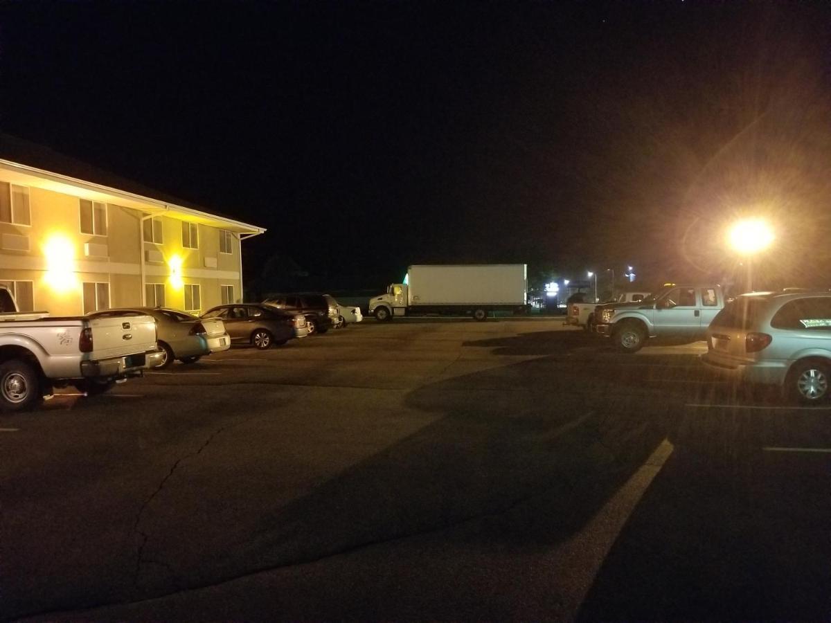 Bilmar Inn & Suites Dell Rapids ภายนอก รูปภาพ