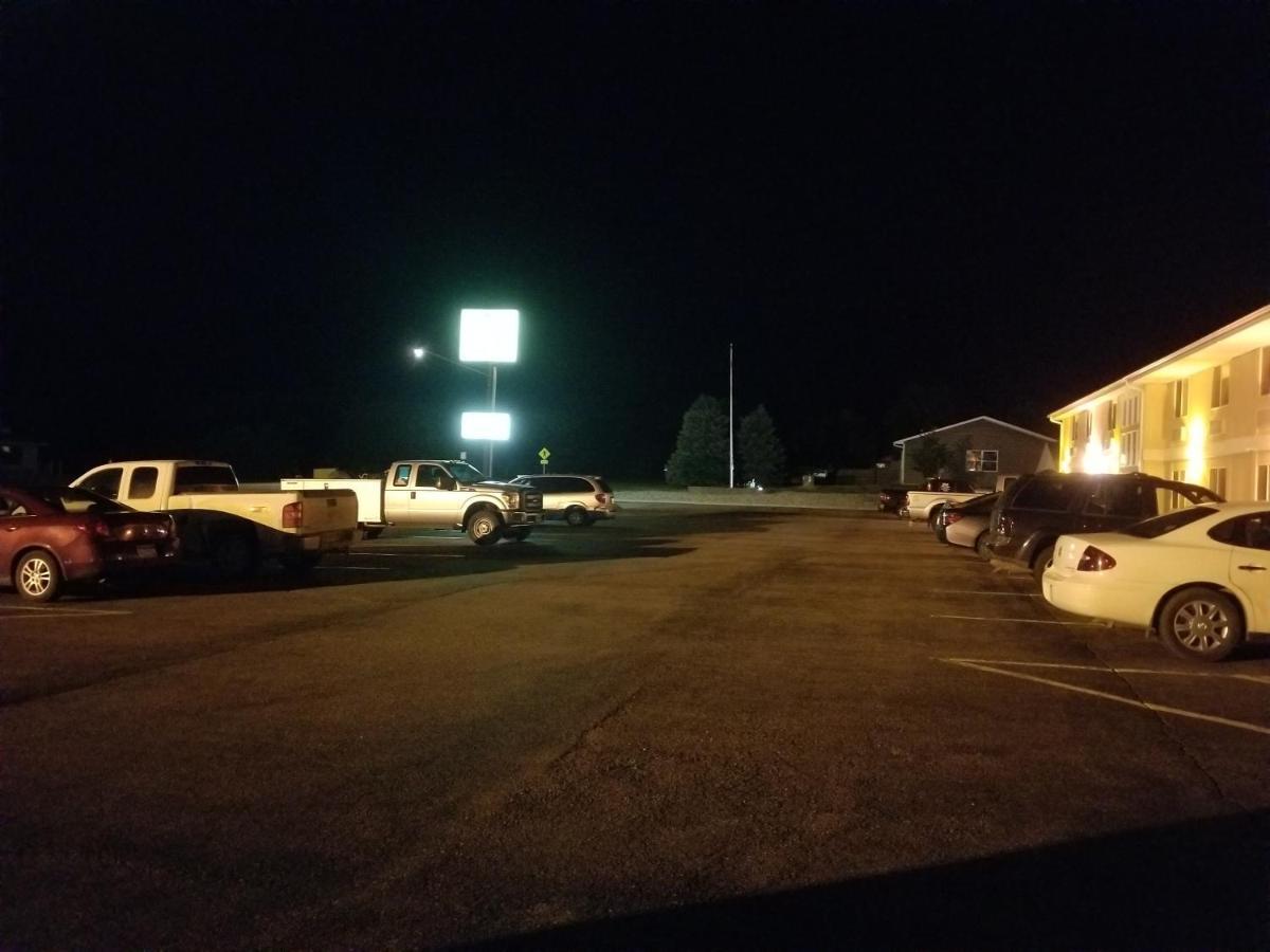 Bilmar Inn & Suites Dell Rapids ภายนอก รูปภาพ