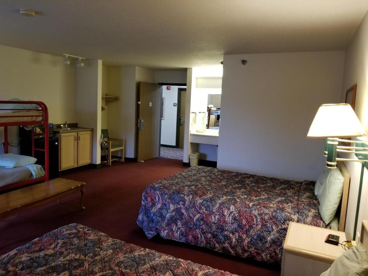 Bilmar Inn & Suites Dell Rapids ภายนอก รูปภาพ