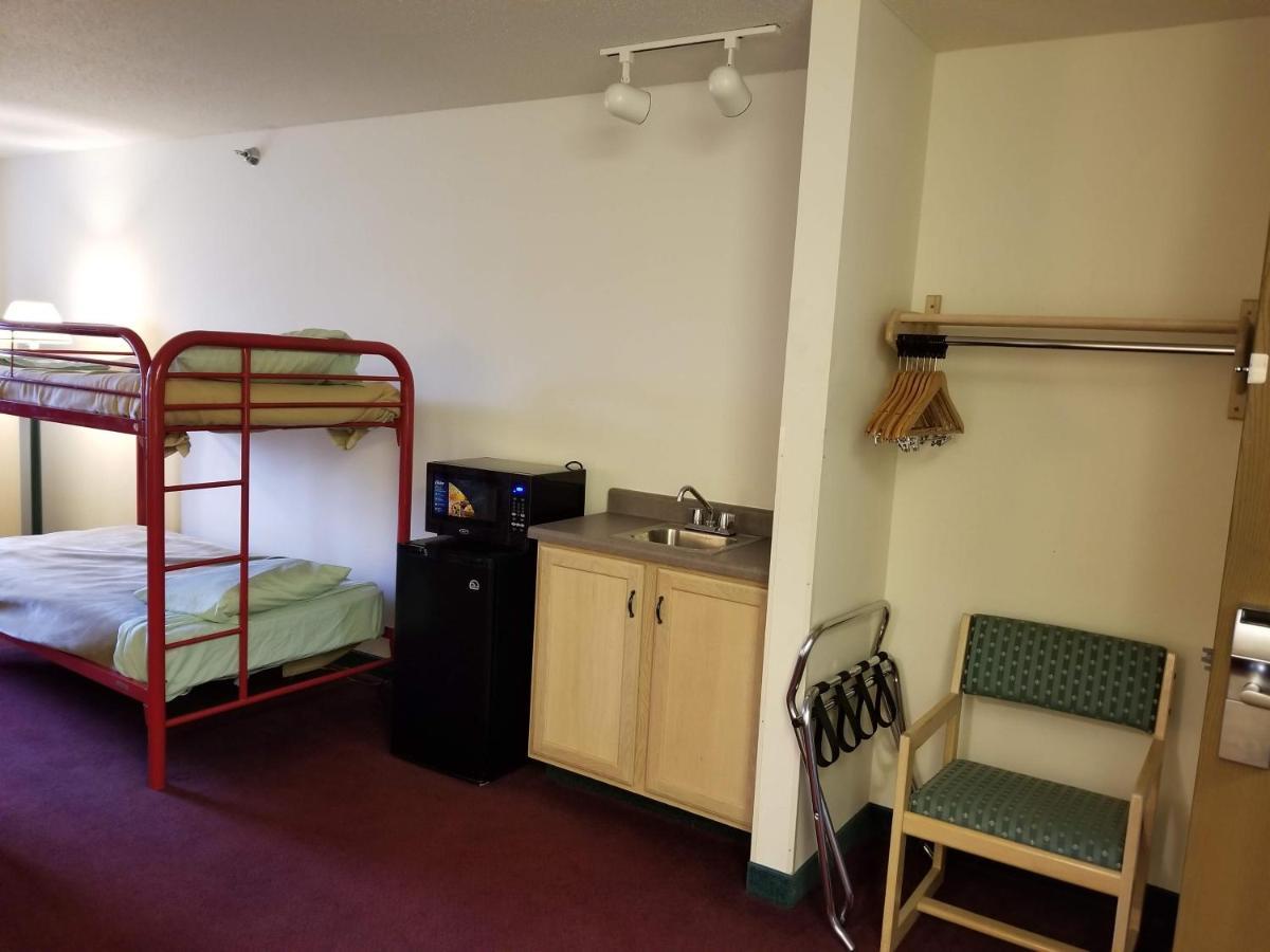 Bilmar Inn & Suites Dell Rapids ภายนอก รูปภาพ
