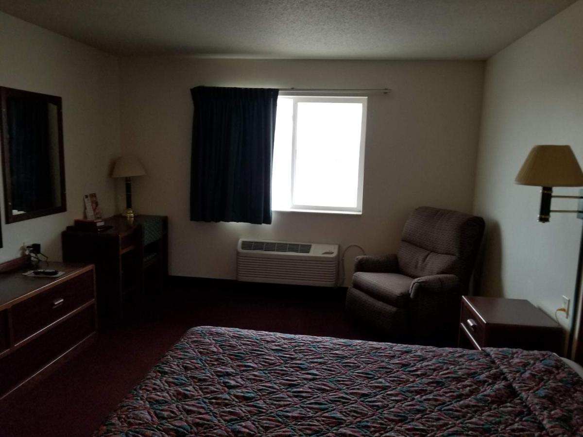 Bilmar Inn & Suites Dell Rapids ภายนอก รูปภาพ