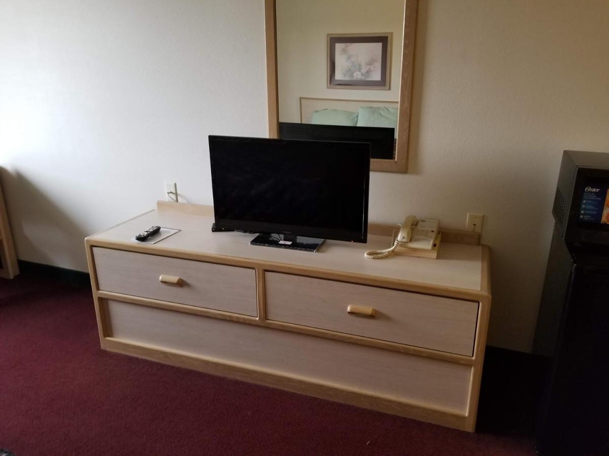 Bilmar Inn & Suites Dell Rapids ภายนอก รูปภาพ