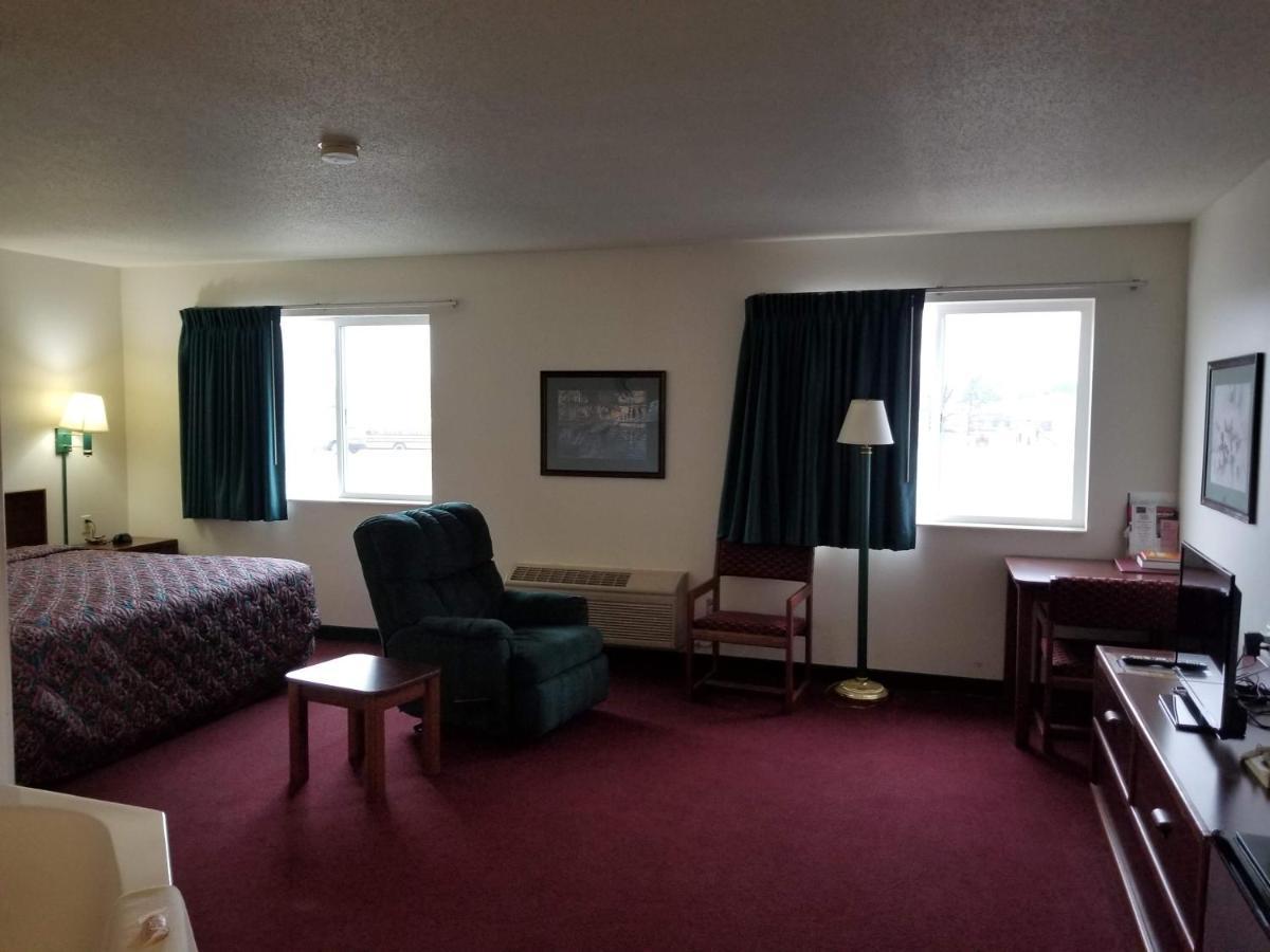 Bilmar Inn & Suites Dell Rapids ภายนอก รูปภาพ