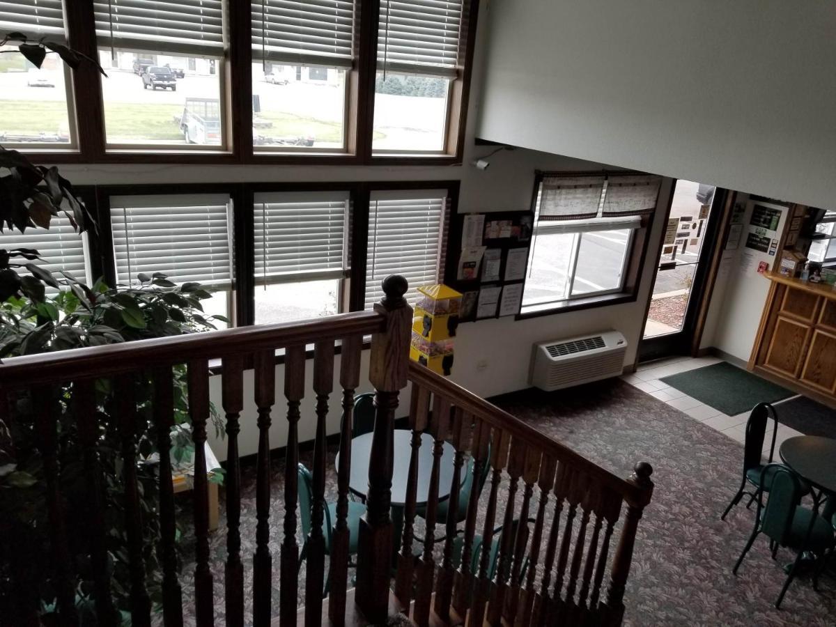 Bilmar Inn & Suites Dell Rapids ภายนอก รูปภาพ