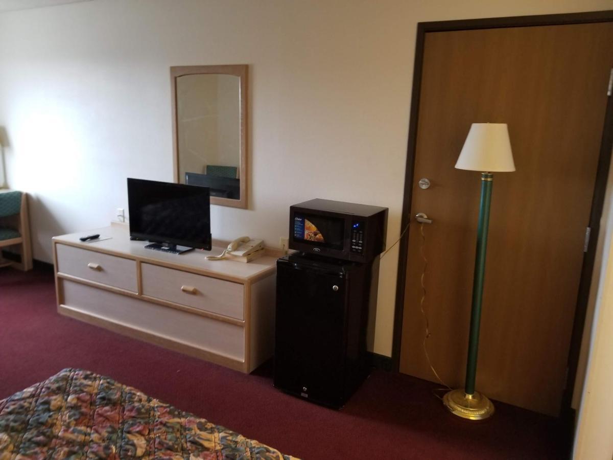 Bilmar Inn & Suites Dell Rapids ภายนอก รูปภาพ