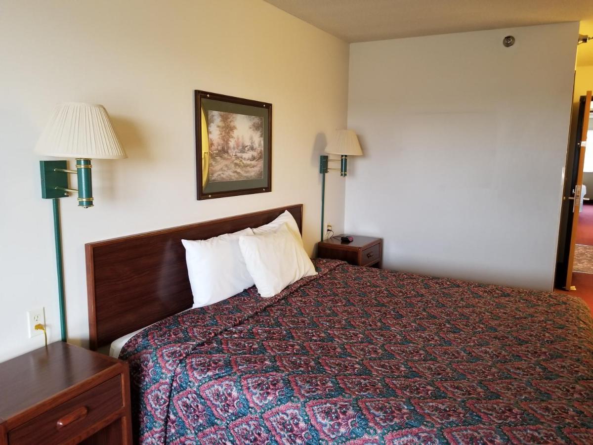 Bilmar Inn & Suites Dell Rapids ภายนอก รูปภาพ