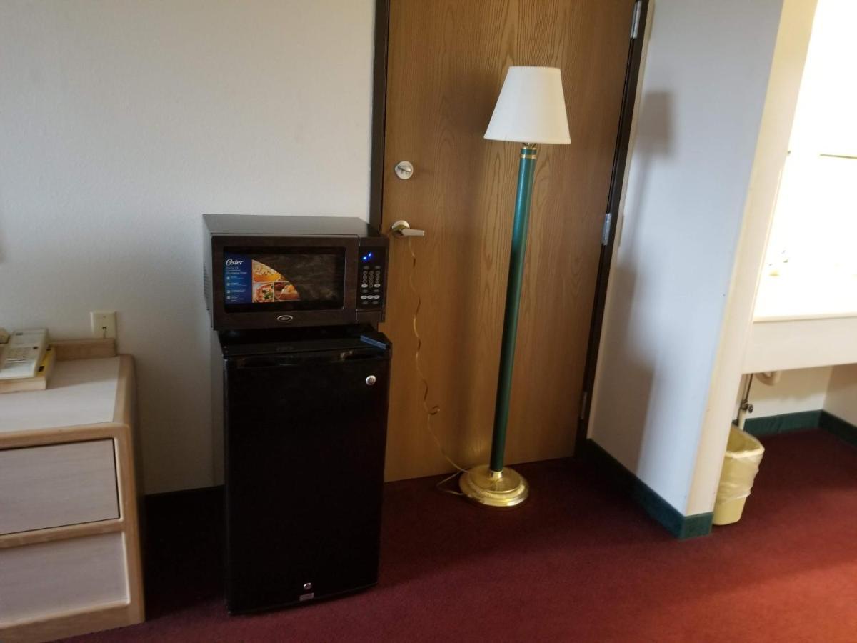 Bilmar Inn & Suites Dell Rapids ภายนอก รูปภาพ