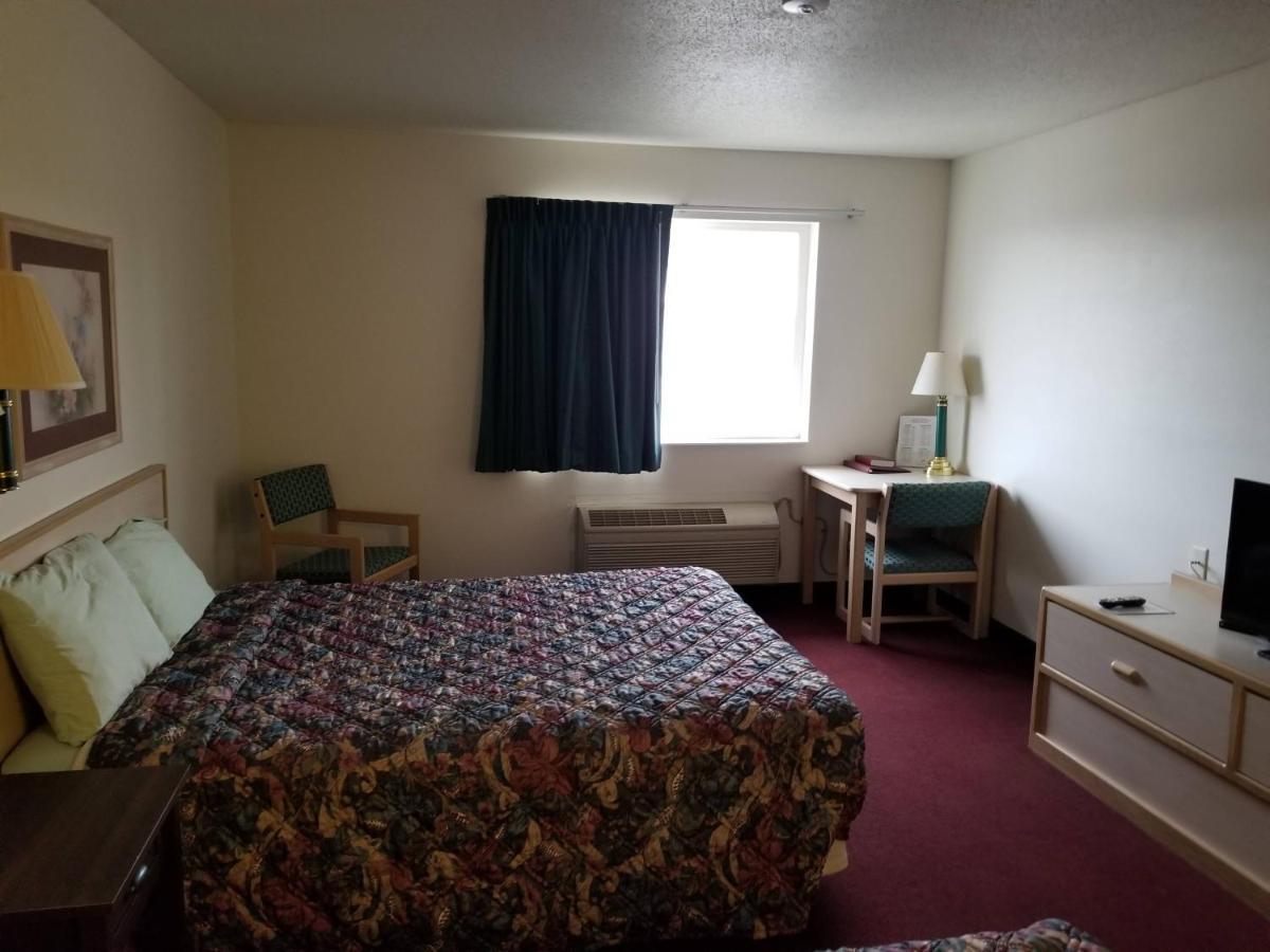 Bilmar Inn & Suites Dell Rapids ภายนอก รูปภาพ