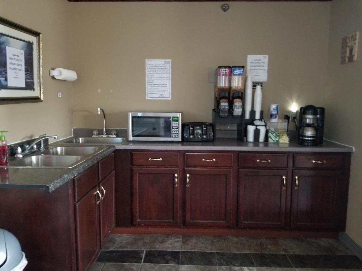 Bilmar Inn & Suites Dell Rapids ภายนอก รูปภาพ