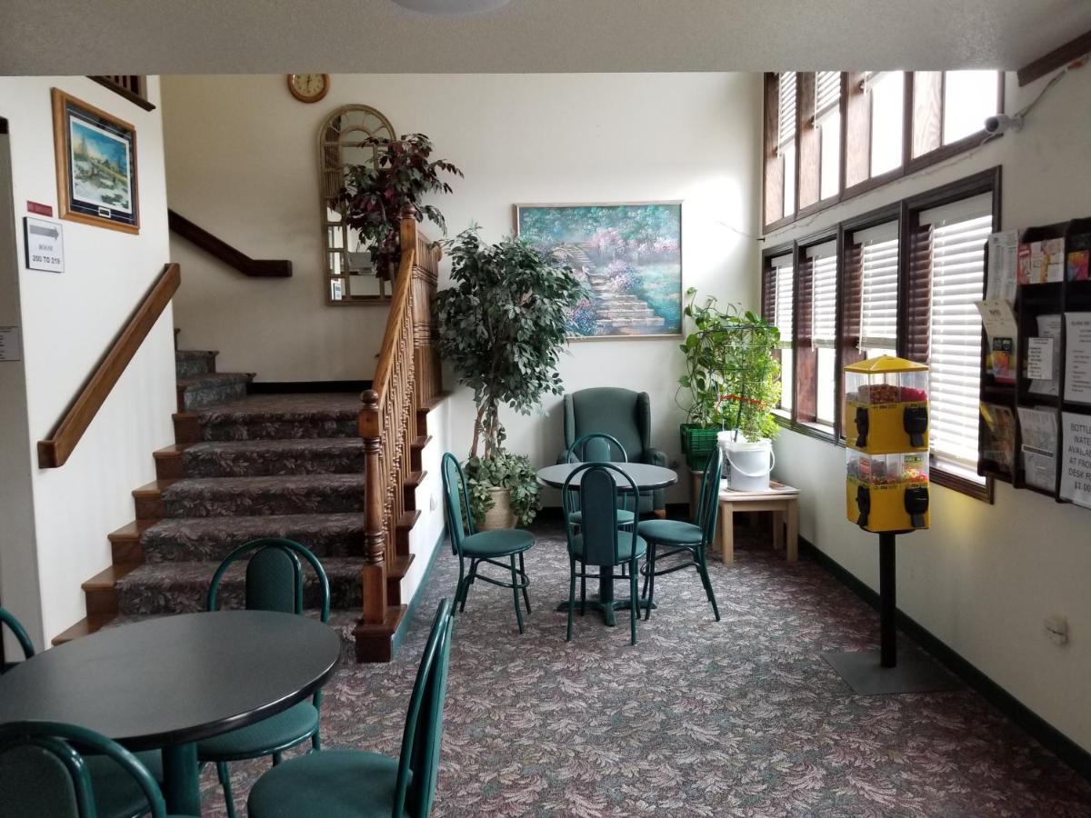Bilmar Inn & Suites Dell Rapids ภายนอก รูปภาพ