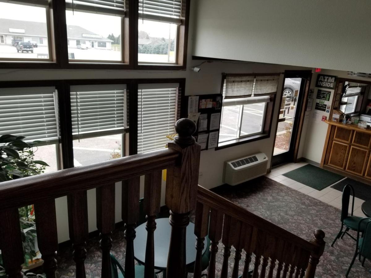 Bilmar Inn & Suites Dell Rapids ภายนอก รูปภาพ