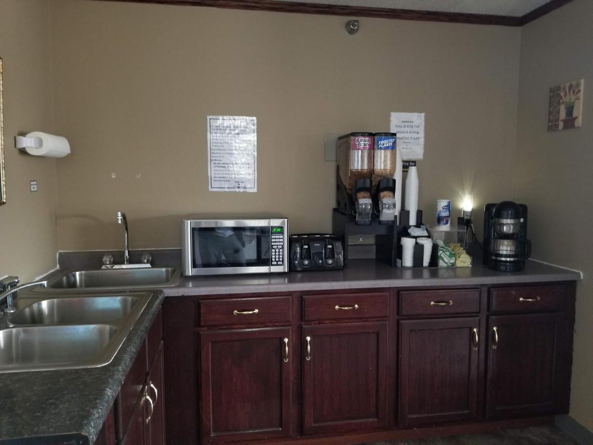 Bilmar Inn & Suites Dell Rapids ภายนอก รูปภาพ