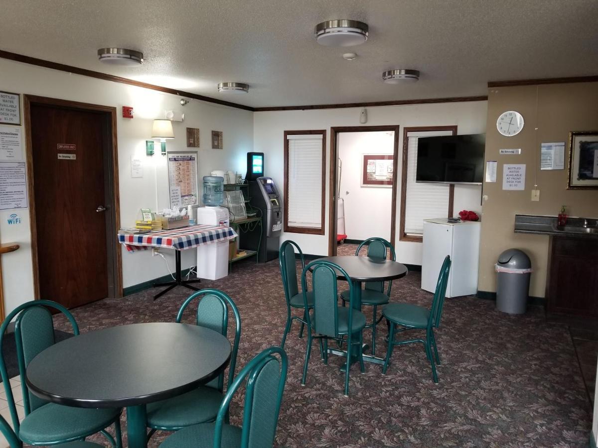 Bilmar Inn & Suites Dell Rapids ภายนอก รูปภาพ