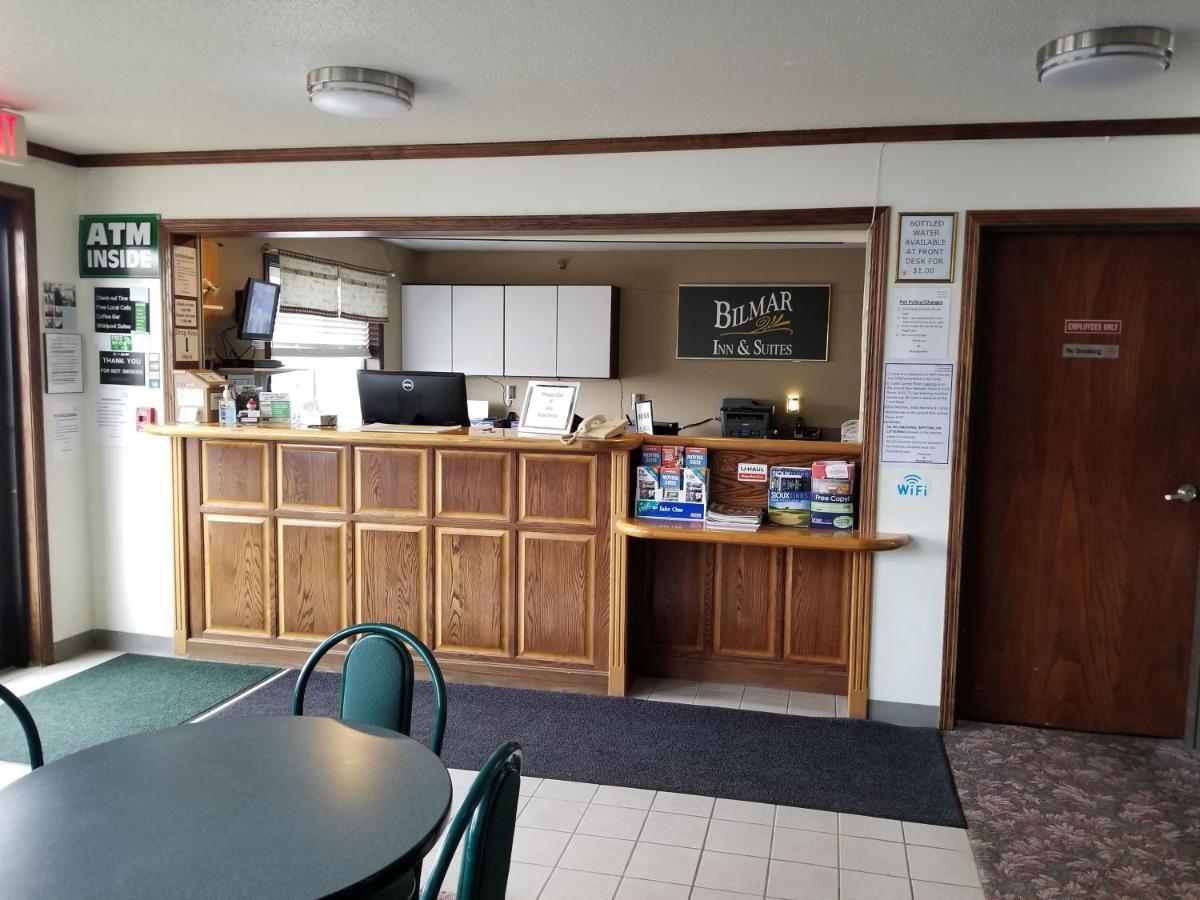 Bilmar Inn & Suites Dell Rapids ภายนอก รูปภาพ