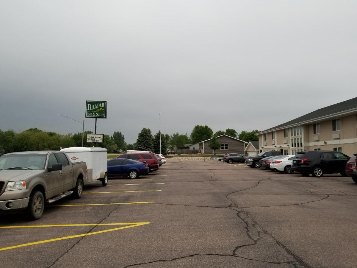 Bilmar Inn & Suites Dell Rapids ภายนอก รูปภาพ