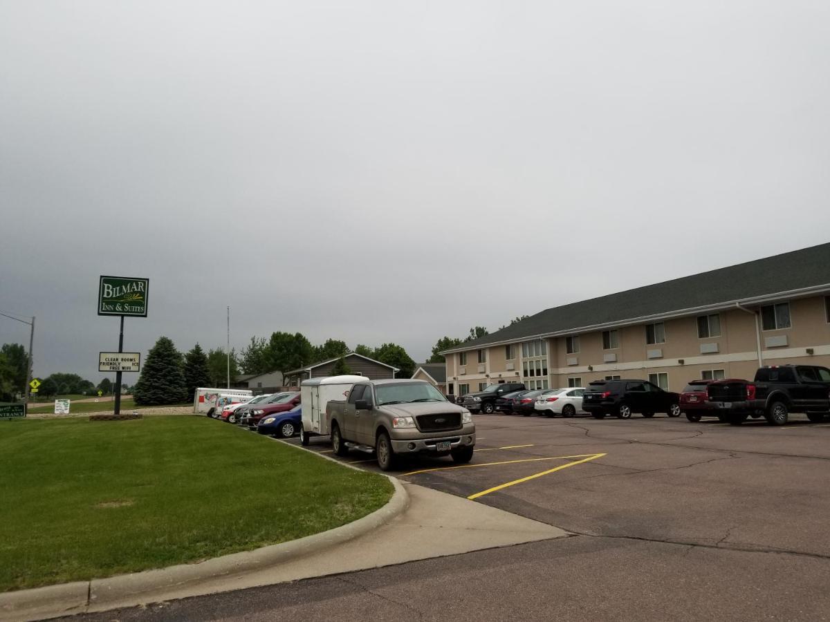 Bilmar Inn & Suites Dell Rapids ภายนอก รูปภาพ